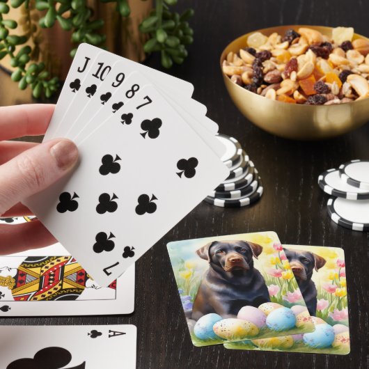 Zwarte labrador hond met paaseieren vakantie pokerkaarten (Insitu)