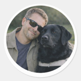 Zwarte labrador-hulphond-partnerschap – ronde sticker