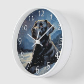 Zwarte labrador in de winternacht (Hoek)