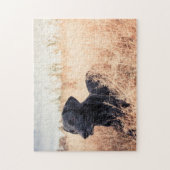 Zwarte labrador in droog gras legpuzzel (Verticaal)