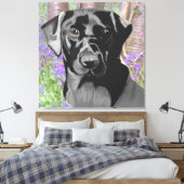 Zwarte labrador in een Bluebell Wood Canvas Afdruk (Insitu (Slaapkamer))