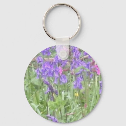 Zwarte labrador in een Bluebell Wood Sleutelhanger (Achterkant)