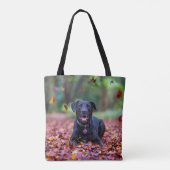 Zwarte labrador in valleien tote bag (Achterkant)