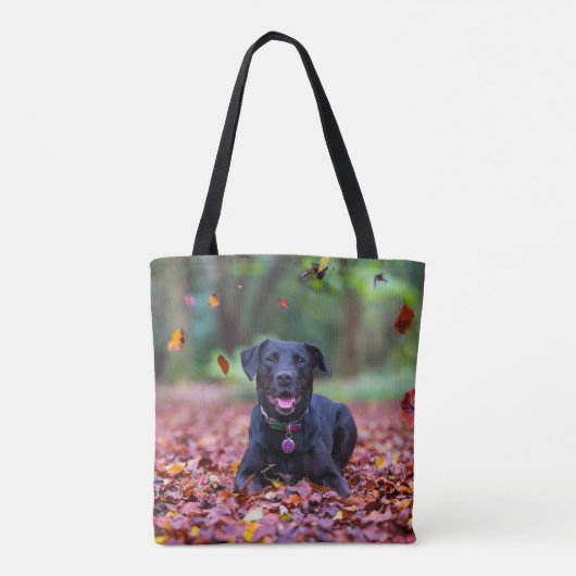 Zwarte labrador in valleien tote bag (Achterkant)