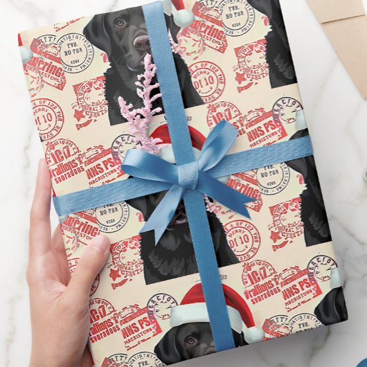 Zwarte labrador kerstcadeau verpakking cadeaupapier