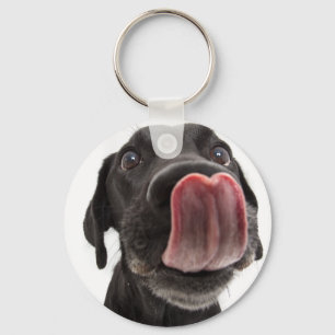 Zwarte Labrador likt zijn neus Sleutelhanger
