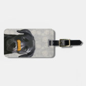 Zwarte labrador met bot op nose 2 bagagelabel (Voorkant horizontaal)