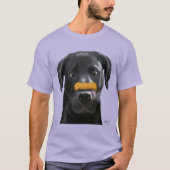 Zwarte labrador met bot op nose 2 t-shirt (Voorkant)