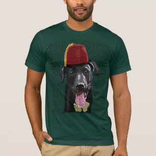 Zwarte labrador met fez t-shirt