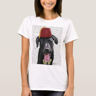 Zwarte labrador met fez t-shirt