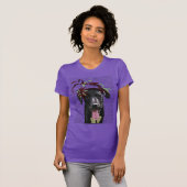 Zwarte labrador met groene fascinator t-shirt (Voorkant volledig)