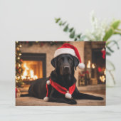 Zwarte Labrador met kerstmuts Feestdagenkaart (Staand voorkant)