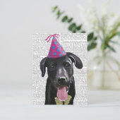 Zwarte labrador met partijPet Uitnodiging Briefkaart (Staand voorkant)