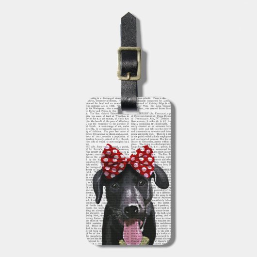 Zwarte labrador met rode bol aan kop bagagelabel (Voorkant verticaal)