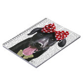 Zwarte labrador met rode bol aan kop notitieboek (Linkerzijde)