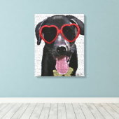 Zwarte labrador met zonnebrillen voor het hart canvas afdruk (Insitu (Houten vloer))