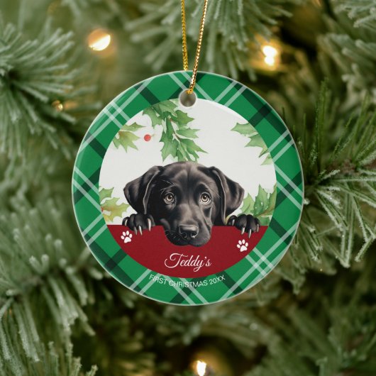 Zwarte Labrador Persoonlijke Eerste Kerstmis Keramisch Ornament (Boom)