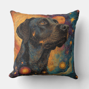 Zwarte Labrador-portret in een kosmische ruimte Kussen