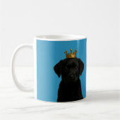 Zwarte Labrador Puppy in Gold Crown Schattige Koffiemok (Links)