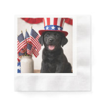 Zwarte Labrador Puppy Patriottische Papieren Serve