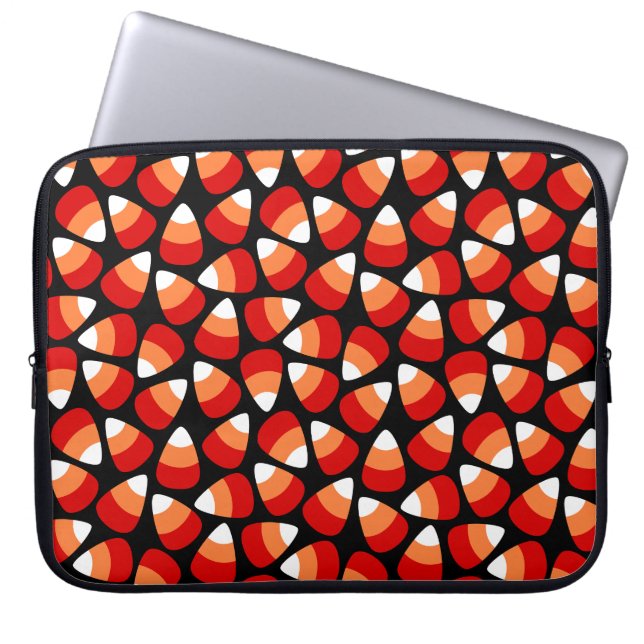 Zwarte laptophoes met herfstthema en candy corn-mo laptop sleeve (Voorkant)