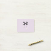 Zwarte lavendel lint post-it® notes (Op bureau)