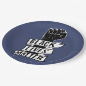 zwarte levens betekenen gelijkheid tussen mannen e papieren bordje (Gekanteld)