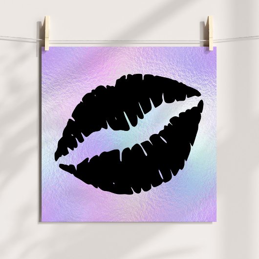 Zwarte lippenstift kus op pastel iriserende Folie Poster