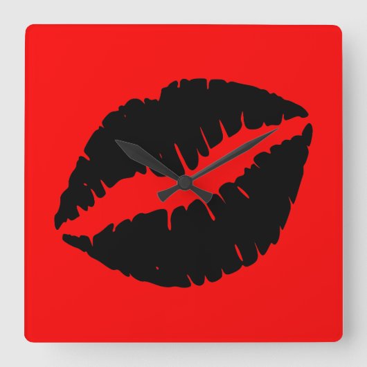 Zwarte lippenstift op rood vierkante klok (Voorkant)
