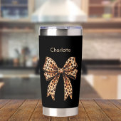 Zwarte luipaard boognaam geïsoleerde drinkbeker