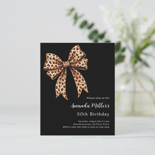 Zwarte luipaard print boog bruine verjaardag uitno (Staand voorkant)