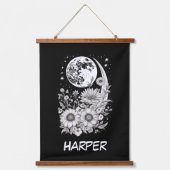 Zwarte maan en bloemen aangepast met naam hangend wandkleed (Voorkant)