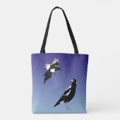 Zwarte magaartvogels op blauwe achtergrond tote bag (Achterkant)