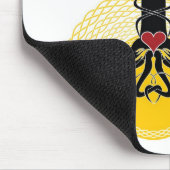 Zwarte magische boom met rood hart erop muismat (Hoek)