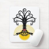 Zwarte magische boom met rood hart erop muismat (Met muis)