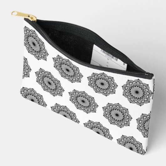 Zwarte Mandala op Witte Achtergrond Etui (Open)