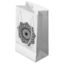 Zwarte Mandala op Witte Achtergrond Klein Cadeauzakje