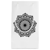 Zwarte Mandala op Witte Achtergrond Klein Cadeauzakje (Voorkant)