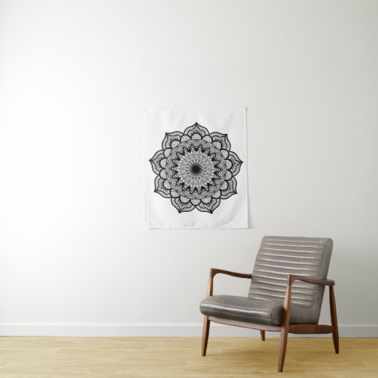 Zwarte Mandala op Witte Achtergrond Klein Wandkleed (In situ)