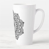 Zwarte Mandala op Witte Achtergrond Latte Mok (Rechts)