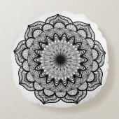 Zwarte Mandala op Witte Achtergrond Rond Kussen (Voorkant)