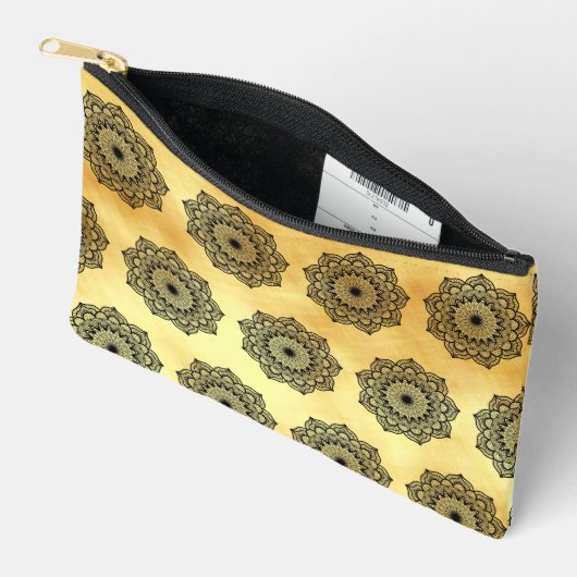 Zwarte Mandala op zachte gouden achtergrond Etui (Open)