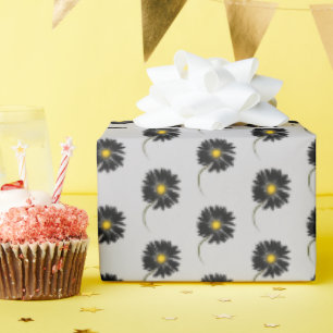 zwarte margriet op grijs cadeaupapier