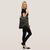 Zwarte marmeren gouden aders Luxe abstract Tote Bag (Op model)
