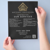 Zwarte Minimale Home Bouwconstructie QR Code Flyer (Hand)