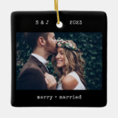 Zwarte minimale schrijfmachine | Foto van Merry en Keramisch Ornament (Voorkant)