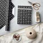 Zwarte minimalist | Vrede Liefde Joy Christmas Cadeaupapier<br><div class="desc">Creëer aangepast papier en persoonlijke cadeauverpakking voor alle gelegenheden. Als je een cadeau geeft dat verpakt is in aangepast verpakkingspapier, dan is het zeker dat je een glimlach op ieders gezicht zet! Voeg uw douanetekst aan dit ontwerp toe door de "Edit this design sjabloon"vakjes op de rechterkant van het punt...</div>