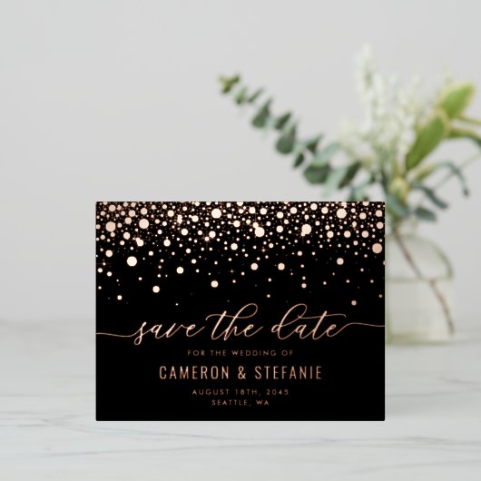 Zwarte moderne confetti roze gouden save the date folie uitnodiging briefkaart (Staand Voorkant)
