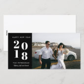 Zwarte Moderne Gelukkig Nieuwjaar Huwelijk Fotokaa Feestdagenkaart (Voorkant / Achterkant)