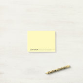 Zwarte moderne, gepersonaliseerde minimalistische  post-it® notes (Op bureau)